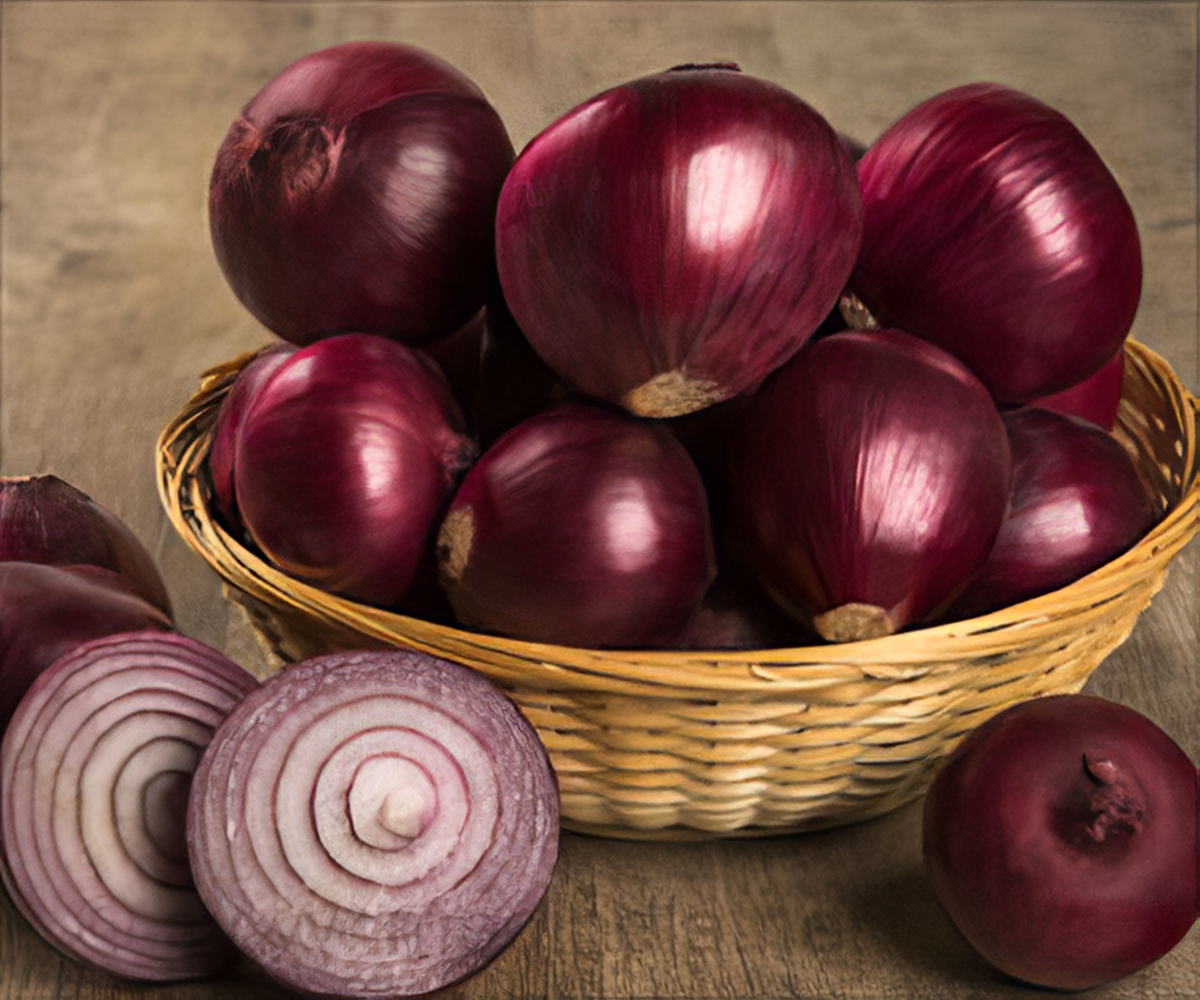 What are the advantages of red onions for wellness and well-being?
